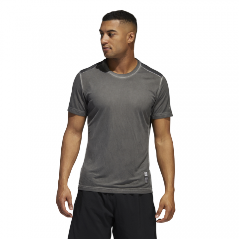 FI2914_APP_on-model_standard_white