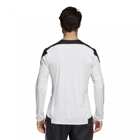 M62778_APP_on-model_back_white