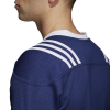 BS3185_APP_on-model_detail-2_white
