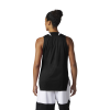 BS5024_APP_on-model_back_white