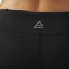 CF8593_APP_on-model_detail-1_white