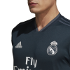 CG0534_APP_on-model_detail-1_white