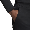 CW5746_APP_on-model_detail-1_white