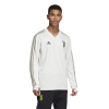 DP3820_APP_on-model_standard_white