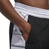 DP5723_APP_on-model_detail-2_white