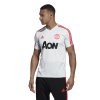 DP6831_APP_on-model_standard_white