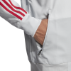 DP6833_APP_on-model_detail-2_white