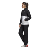 DP7453_APP_on-model_side_white