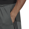 DQ1456_APP_on-model_detail-1_white