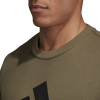 DQ1459_APP_on-model_detail-1_white