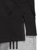 DQ1468_APP_on-model_detail-2_white
