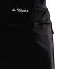 DQ1528_APP_on-model_detail-3_white