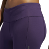 DQ1915_APP_on-model_detail-1_white