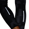 DQ2588_APP_on-model_detail-3_white