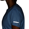 DQ2644_APP_on-model_detail-2_white