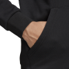 DQ3103_APP_on-model_detail-2_white