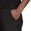 DS8726_APP_on-model_detail-1_white