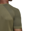 DS8842_APP_on-model_detail-2_white