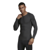 DT4023_APP_on-model_standard_white
