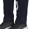 DU0429_APP_on-model_detail-2_white