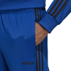 DU0466_APP_on-model_detail-1_white