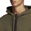 DU1137_APP_on-model_detail-1_white