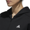 DV0780_APP_on-model_detail-1_white