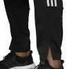 DV2447_APP_on-model_detail-3_white