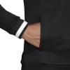 DW6872_APP_on-model_detail-2_white