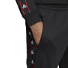 DW9362_APP_on-model_detail-1_white