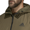 DW9702_APP_on-model_detail-2_white