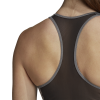 DY4071_APP_on-model_detail-2_white