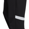 DZ0399_APP_on-model_detail-2_white