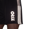 GQ1038_APP_on-model_detail-1_white