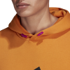 H21562_APP_on-model_detail-1_white